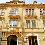 Apartment Family In Center With Balcony Lemberg