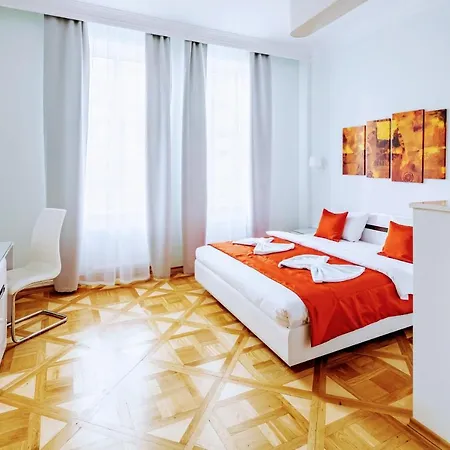 Family In Center With Balcony Daire