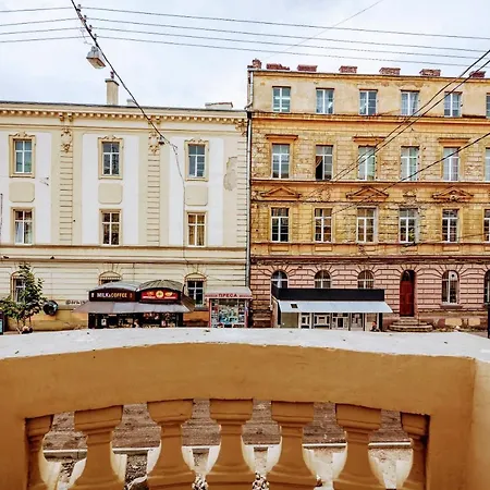 Daire Family In Center With Balcony