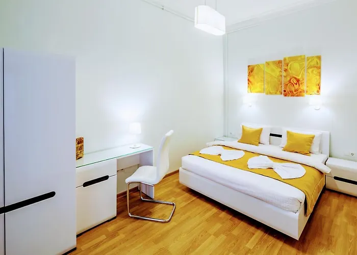 Family In Center With Balcony Apartmán *